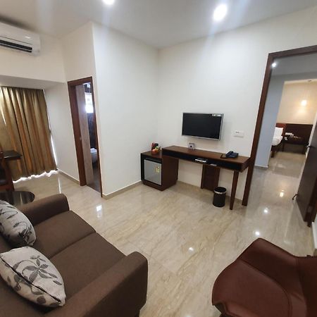 Hotel Aida Коттаям Экстерьер фото
