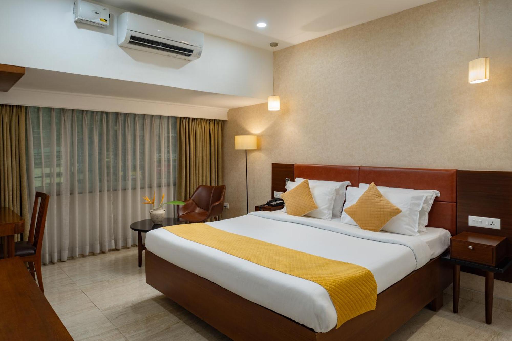 Hotel Aida Коттаям Экстерьер фото