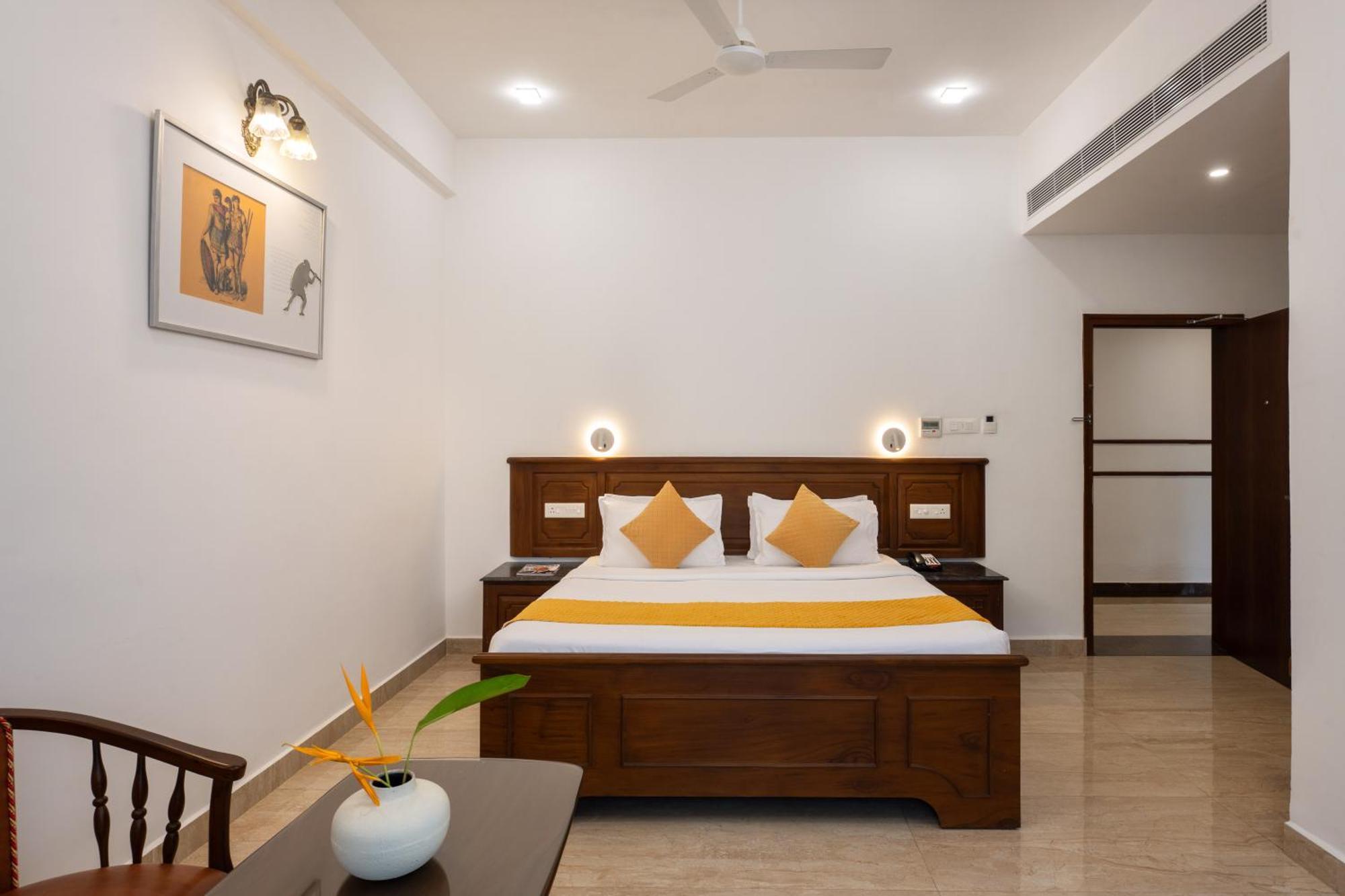 Hotel Aida Коттаям Экстерьер фото