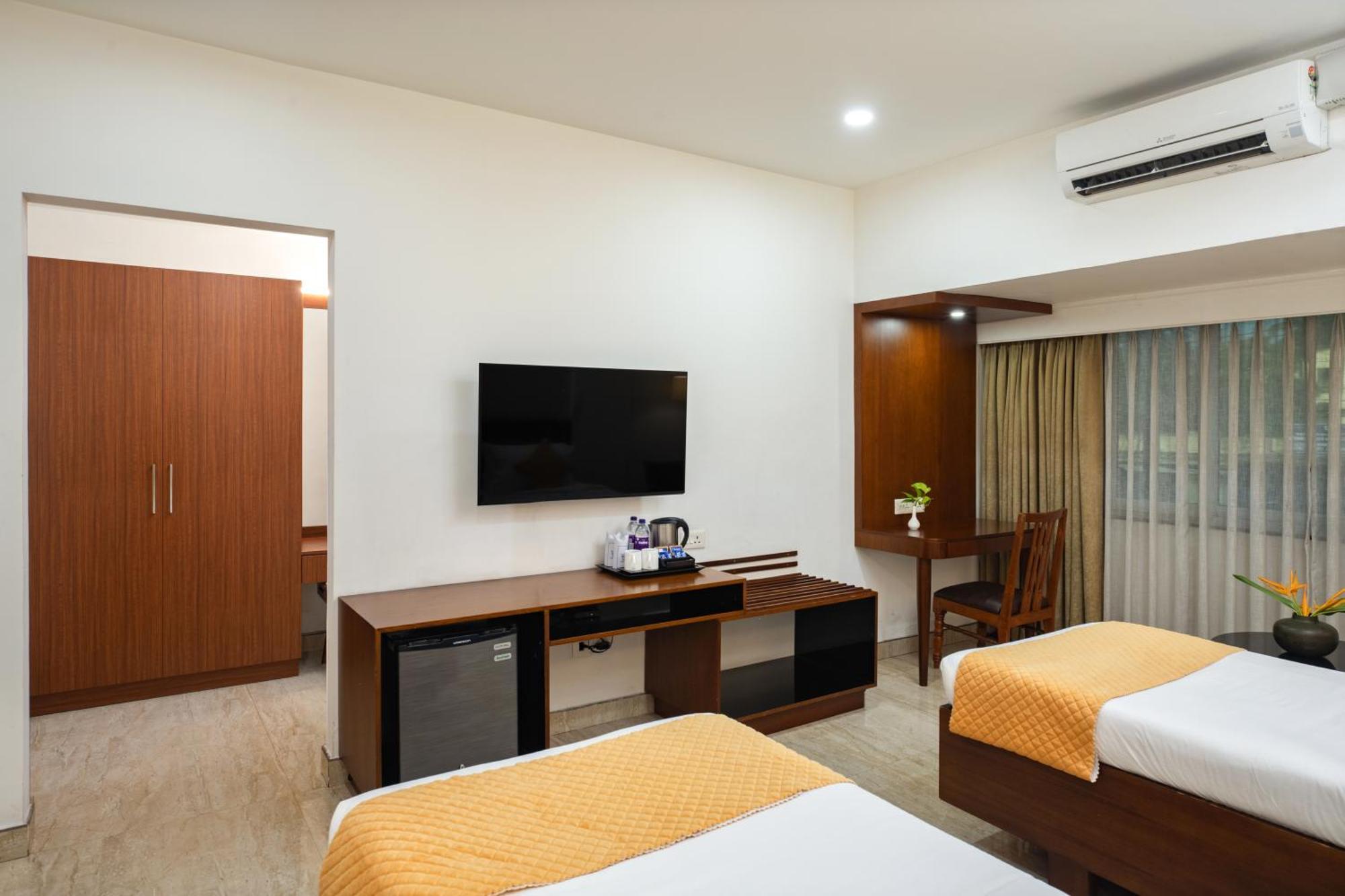 Hotel Aida Коттаям Экстерьер фото