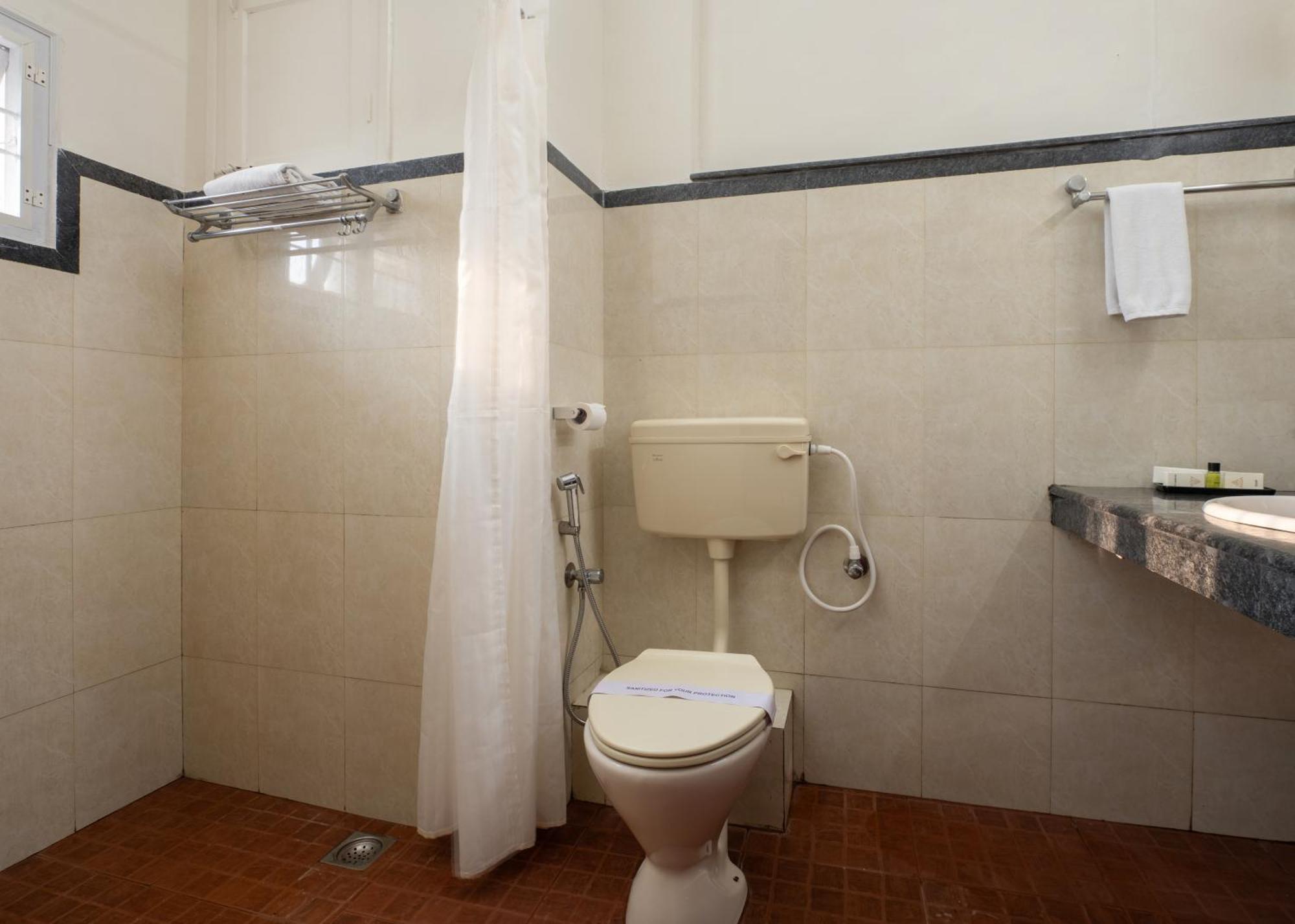 Hotel Aida Коттаям Экстерьер фото
