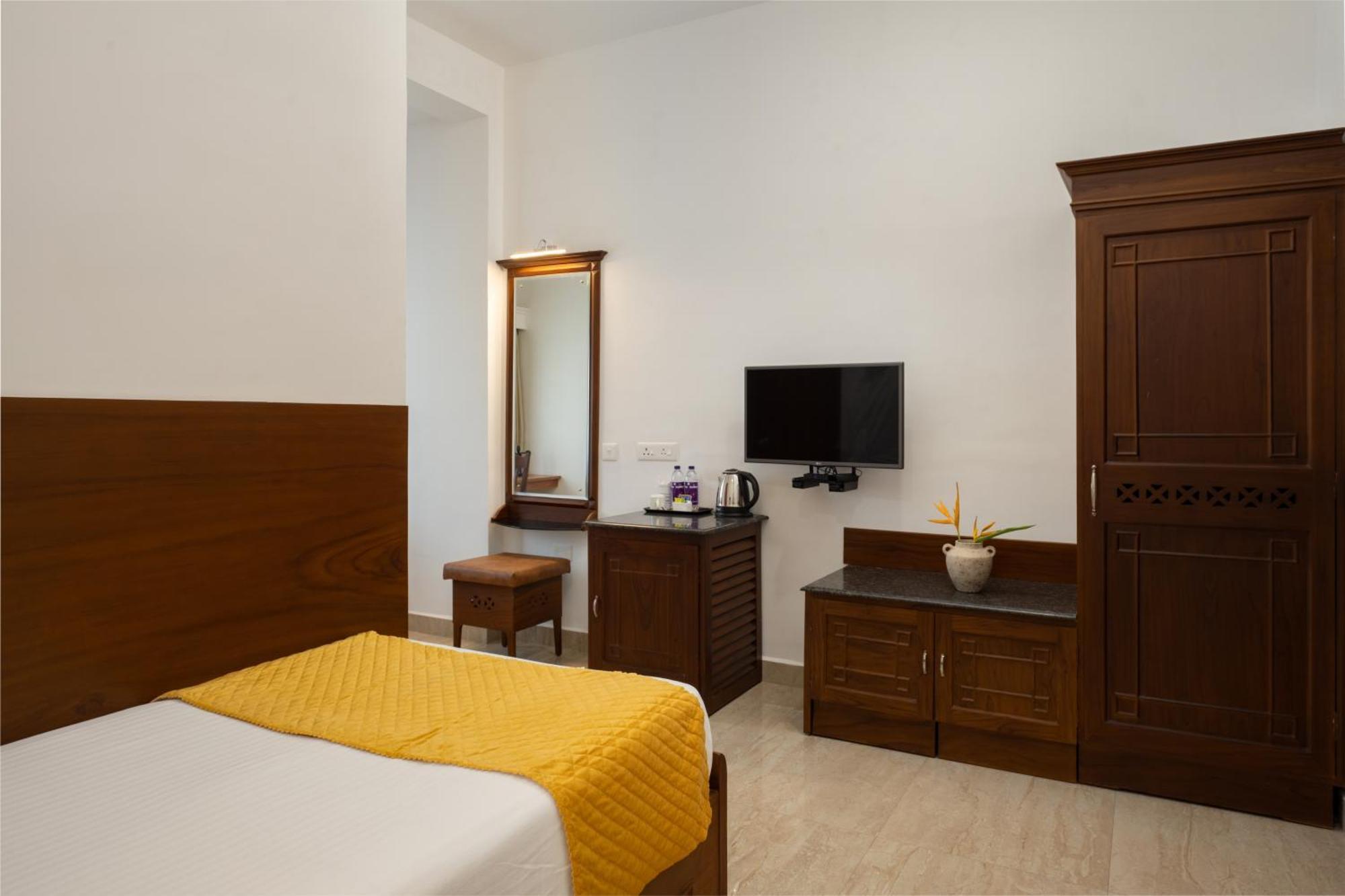 Hotel Aida Коттаям Экстерьер фото