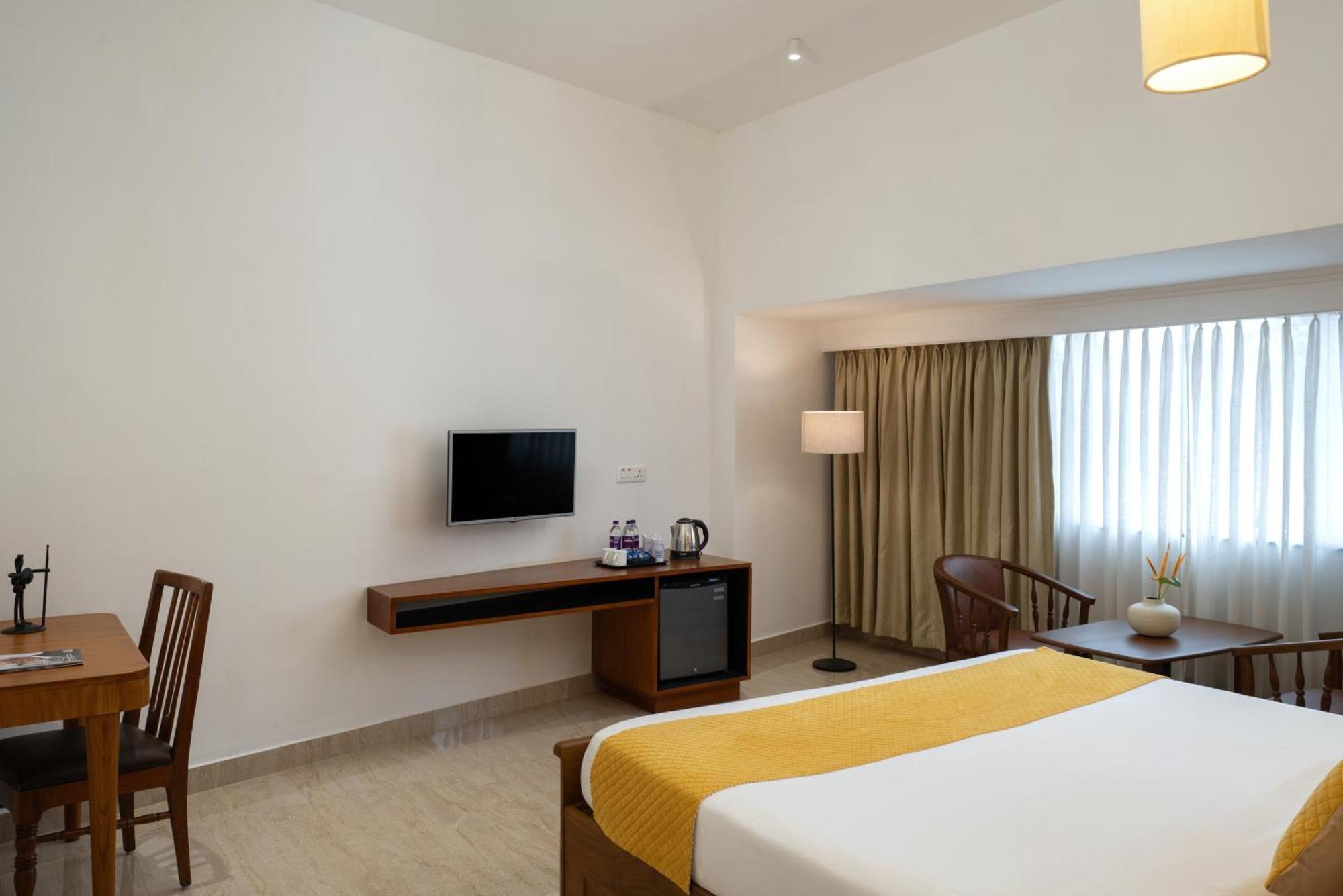 Hotel Aida Коттаям Экстерьер фото