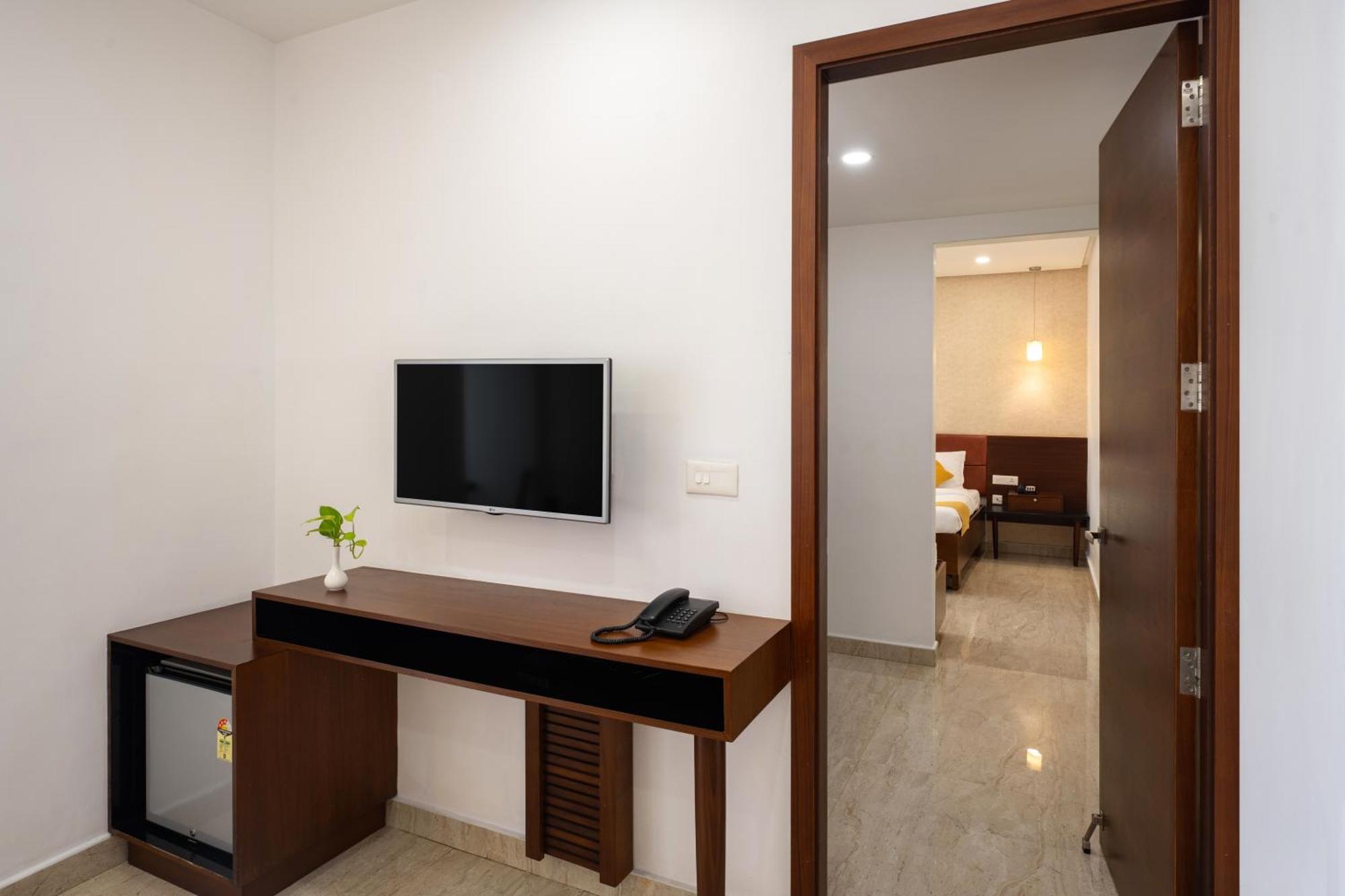 Hotel Aida Коттаям Экстерьер фото