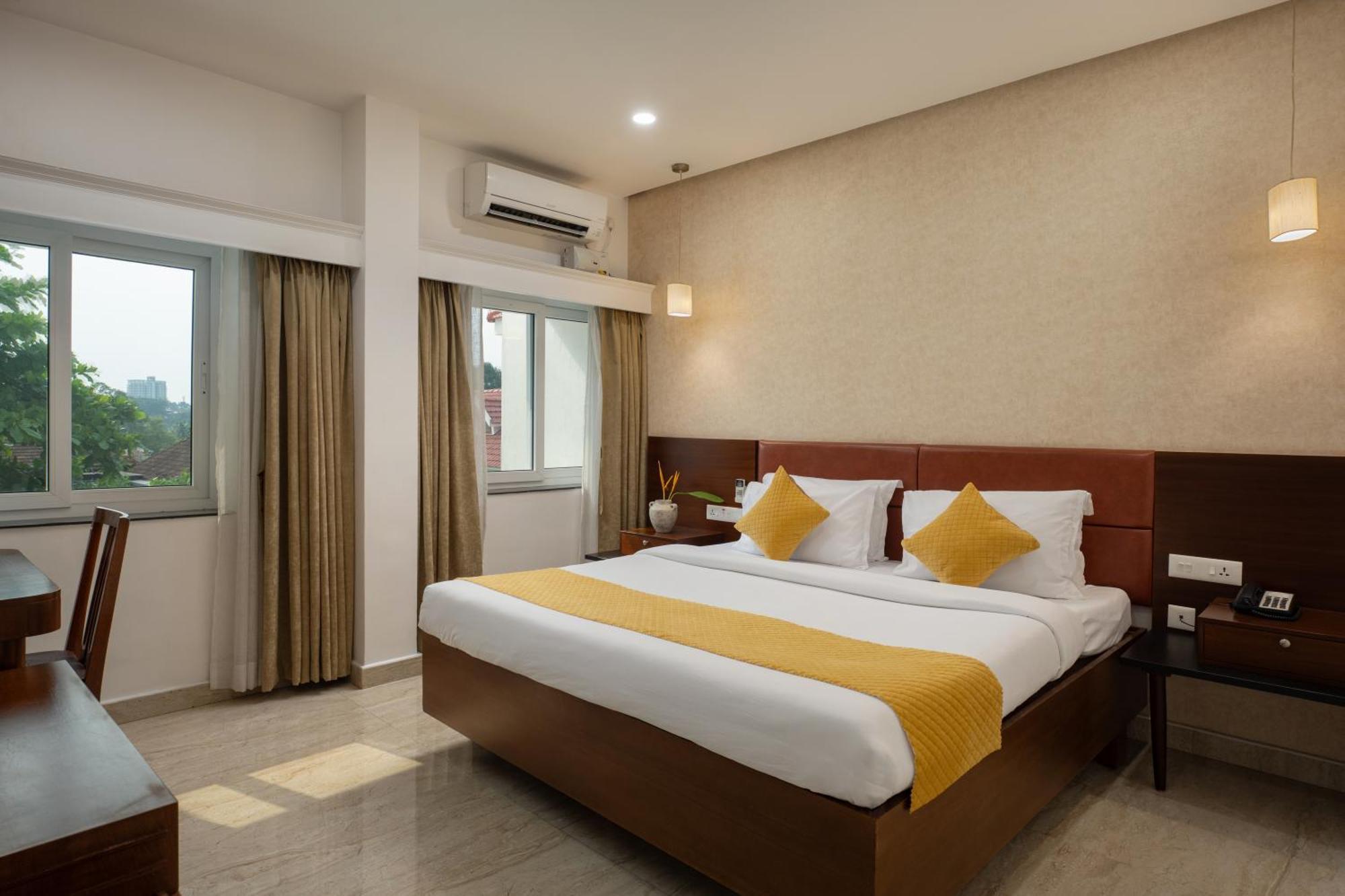 Hotel Aida Коттаям Экстерьер фото